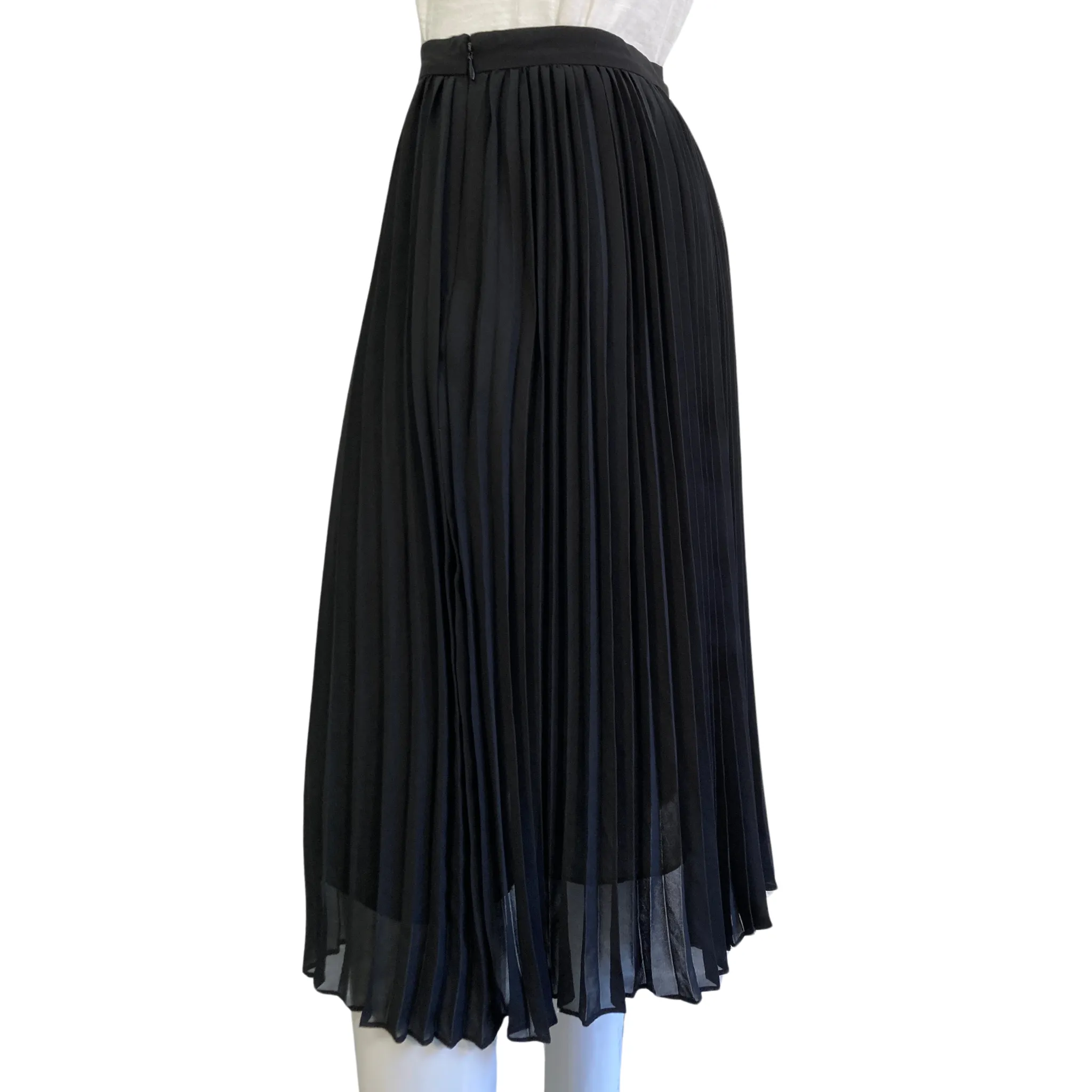 Pleated Black Skirt (M)