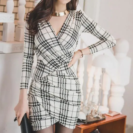 Sexy V-neck plaid skirt elegant temperament bodycon dress