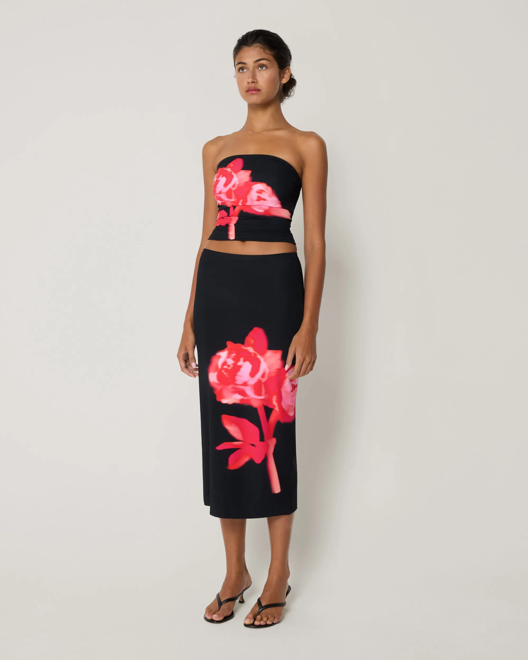 Smooth Stretch Midi Skirt | Black Peony