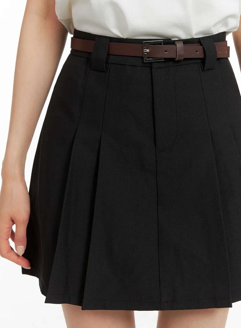 Solid Pleated Mini Skirt with Belt Strap OM419