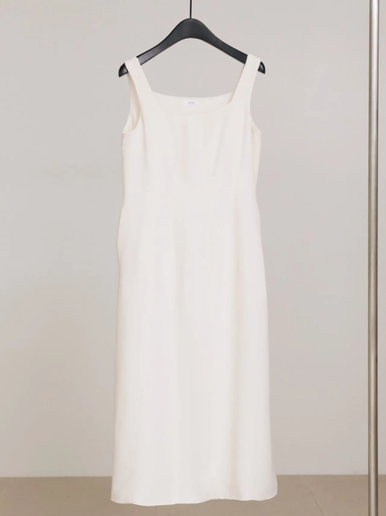 SQUARE NECK SLEEVELESS DRESS