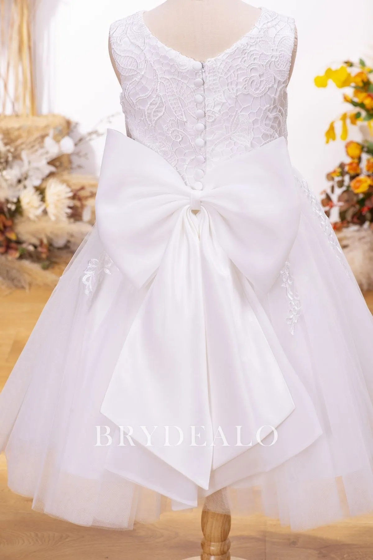 Trendy Lace Tulle Big Bow Tea Length Flower Girl Dress